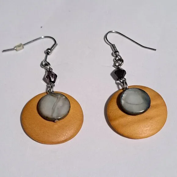 Caracol wooden necklace and earring set - Picture 6 of 7